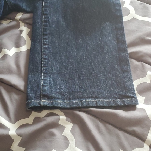 These jeans are too long for me - Picture 2 of 4